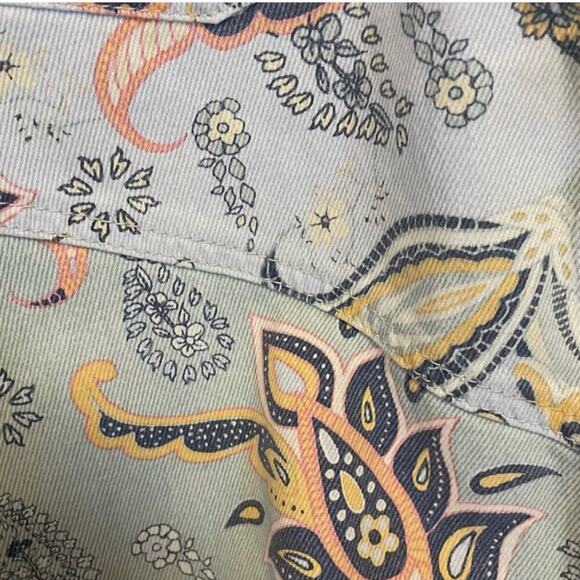 BlankNYC Coming Through Paisley Print Button Up Denim Jacket Women’s Size M NWT - Picture 4 of 13